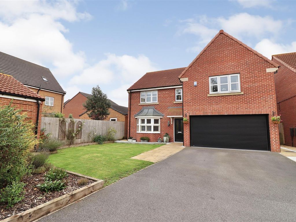 4 bed detached house for sale in Tweengates Close, Pocklington, York YO42, £475,000