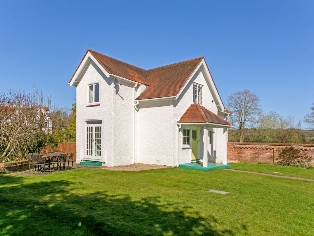 3 bed cottage to rent in Riversdale, Bourne End SL8, £2,500 pcm