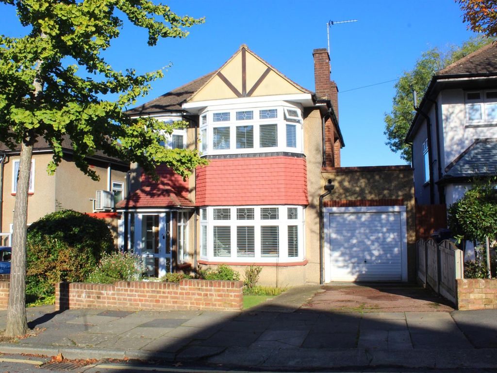 3 bed detached house for sale in Cavendish Road, High Barnet, Barnet EN5, £900,000