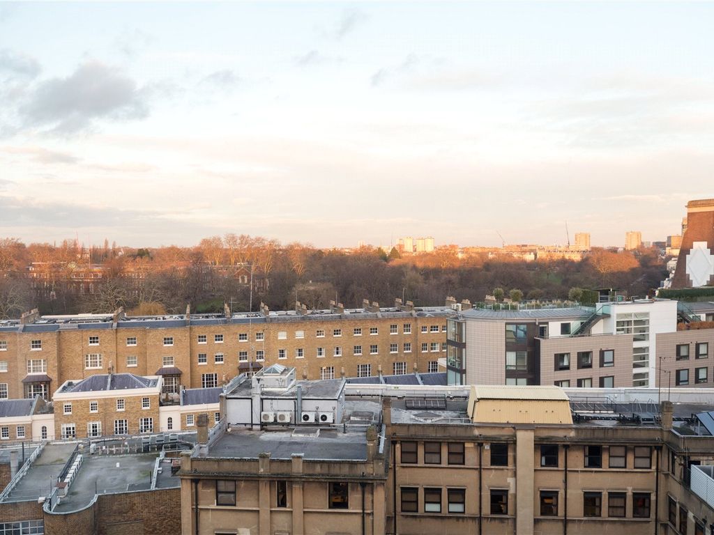 1 bed flat for sale in Chiltern Court, Baker Street NW1, £695,000