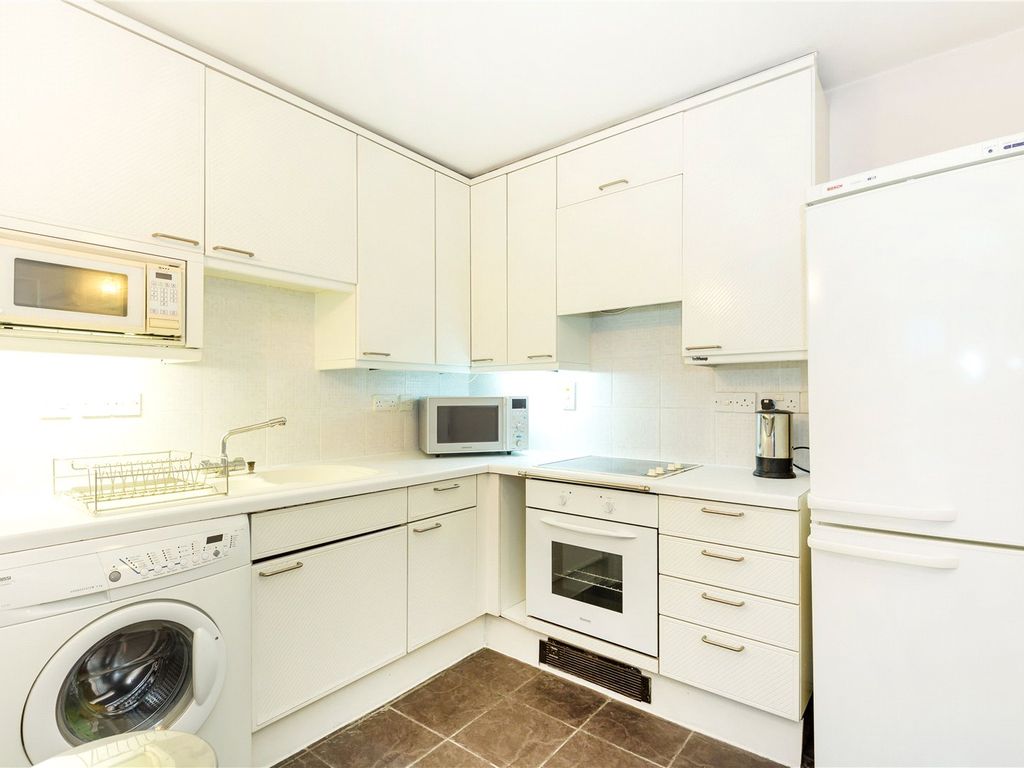 1 bed flat for sale in Chiltern Court, Baker Street NW1, £695,000