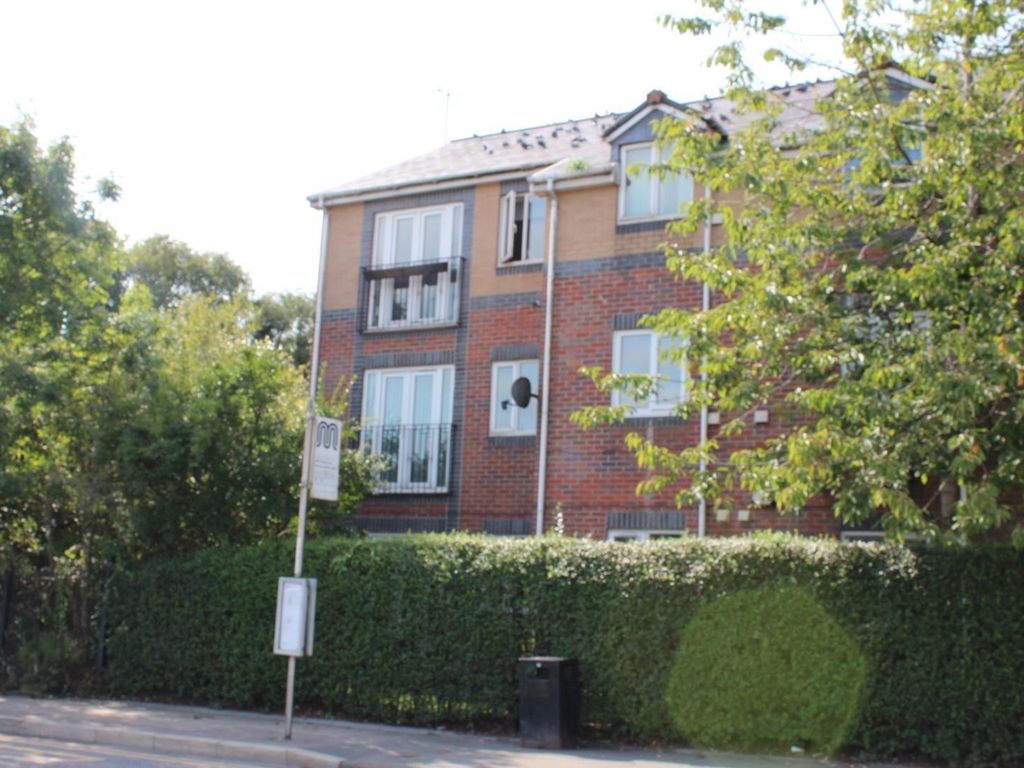 2 bed flat to rent in Stanley Road, Worsley, Manchester M28, £900 pcm