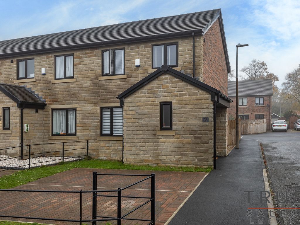 3 bed end terrace house for sale in Bramhope Road, Cleckheaton BD19, £219,950