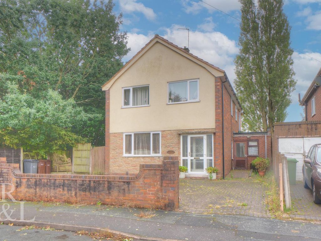 3 bed detached house for sale in Taylor Road, Wolverhampton WV4, £239,995