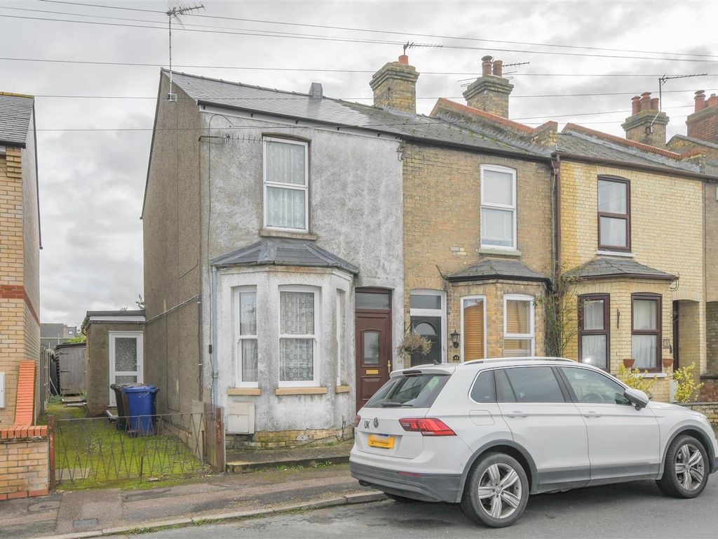 3 bed end terrace house for sale in King Edward Vii Road, Newmarket CB8, £240,000