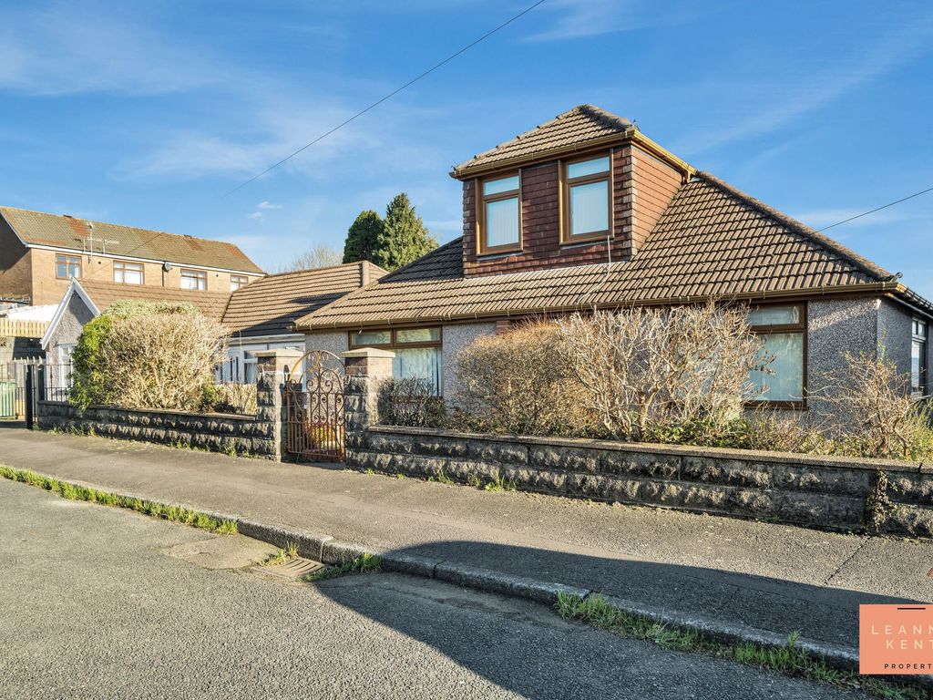 4 bed detached bungalow for sale in Lansbury Close, Caerphilly CF83, £315,000