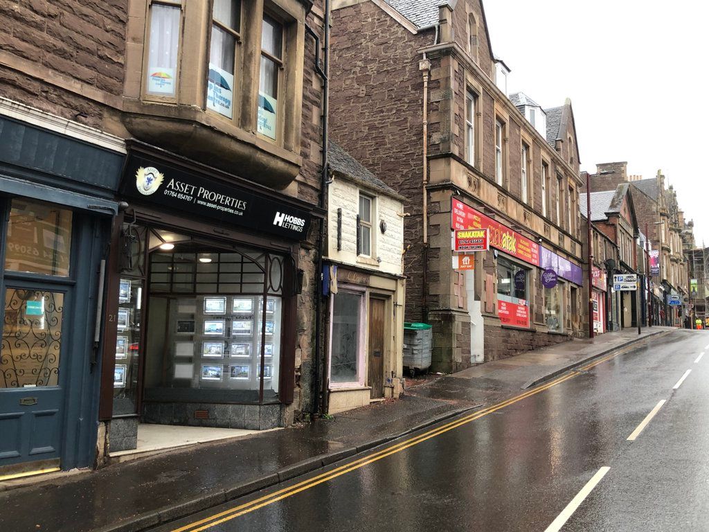 Leisure/hospitality to let in 19, West High Street, Crieff PH7, Non quoting