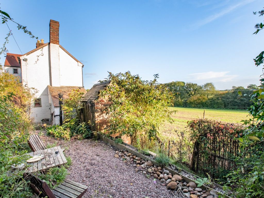 3 bed cottage for sale in Upper Gambolds Lane, Stoke Prior, Bromsgrove, Worcestershire B60, £325,000