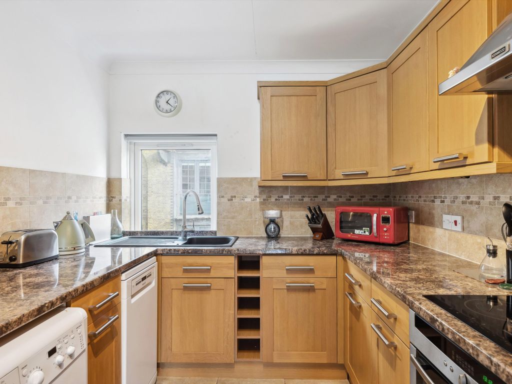 3 bed flat for sale in Back Church Lane, Aldgate, London E1, £800,000
