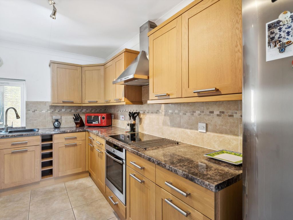 3 bed flat for sale in Back Church Lane, Aldgate, London E1, £800,000