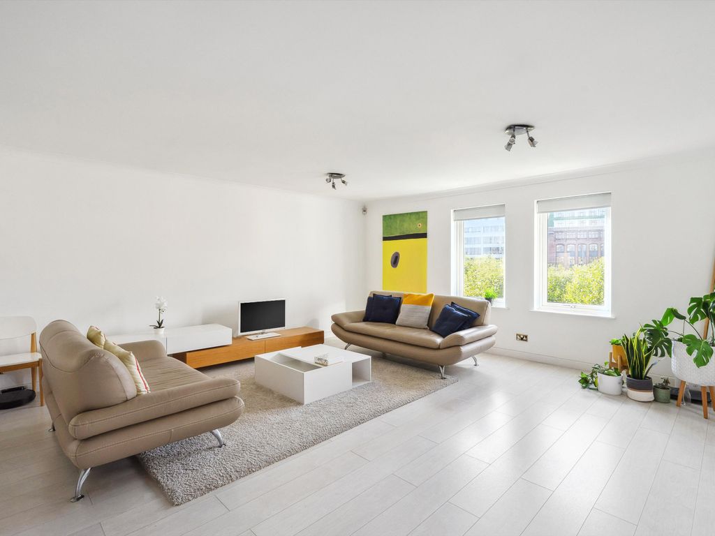 3 bed flat for sale in Back Church Lane, Aldgate, London E1, £800,000