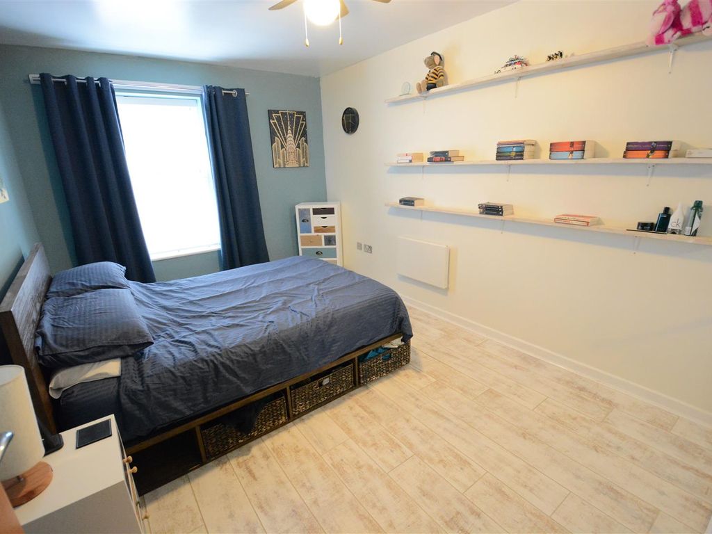2 bed flat for sale in Skeldergate, York YO1, £122,500