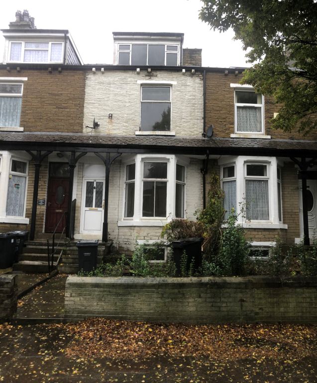 4 bed terraced house to rent in Athol Road, Manningham, Bradford BD9, £850 pcm
