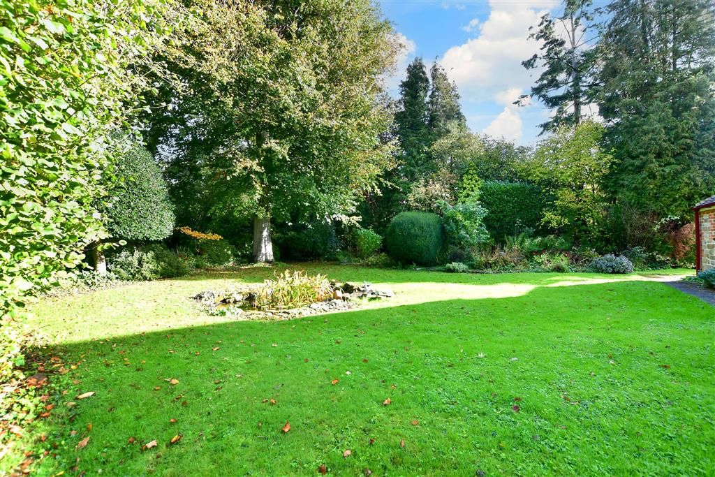 4 bed detached house for sale in Tower Hill, Horsham, West Sussex RH13, £1,000,000