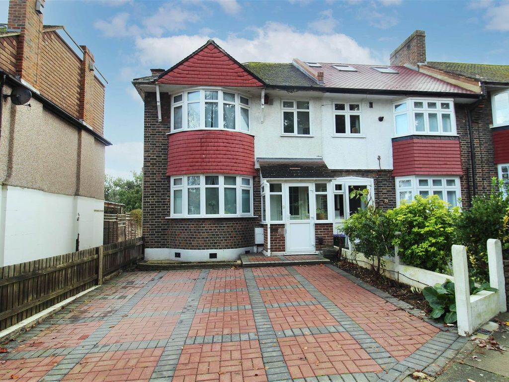 3 bed end terrace house for sale in Shaldon Drive, Morden SM4, £625,000