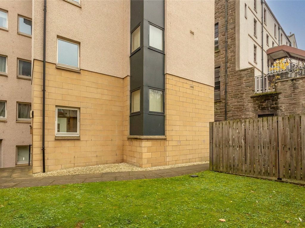 3 bed flat for sale in Victoria Road, Dundee, Angus DD1, £158,000