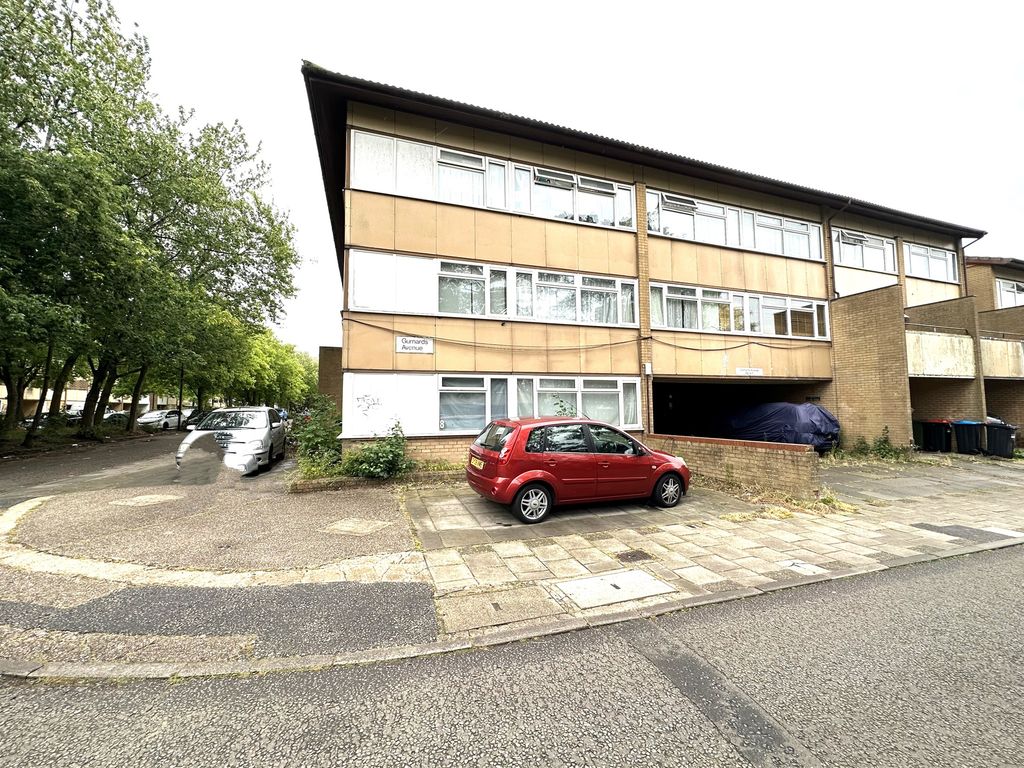 2 bed flat for sale in Gurnards Avenue, Fishermead, Milton Keynes MK6, £135,000