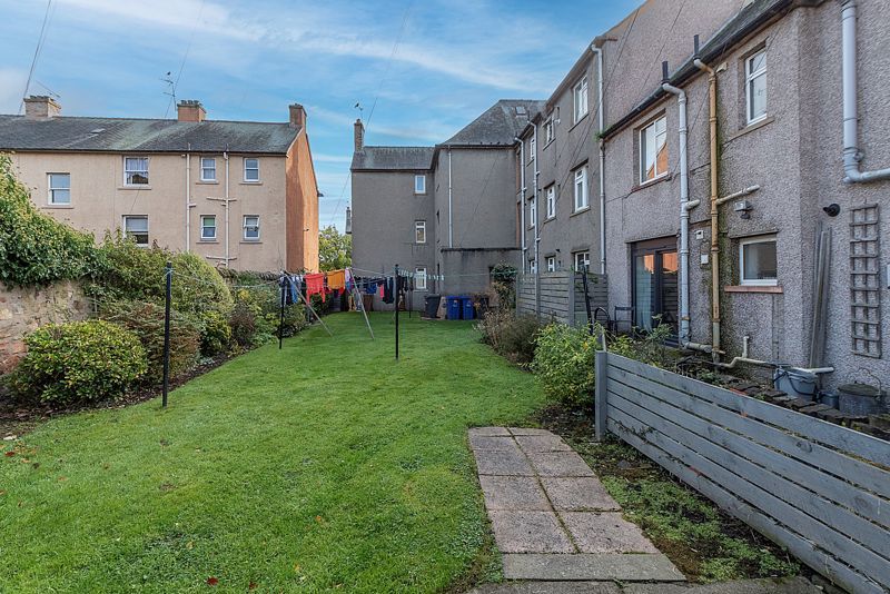 2 bed flat for sale in Duke Street, Dalkeith EH22, £135,000