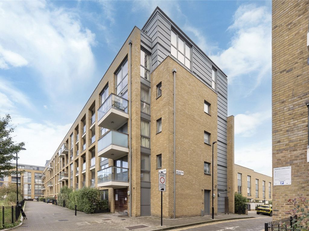 1 bed flat for sale in Arlington Avenue, London N1, £575,000