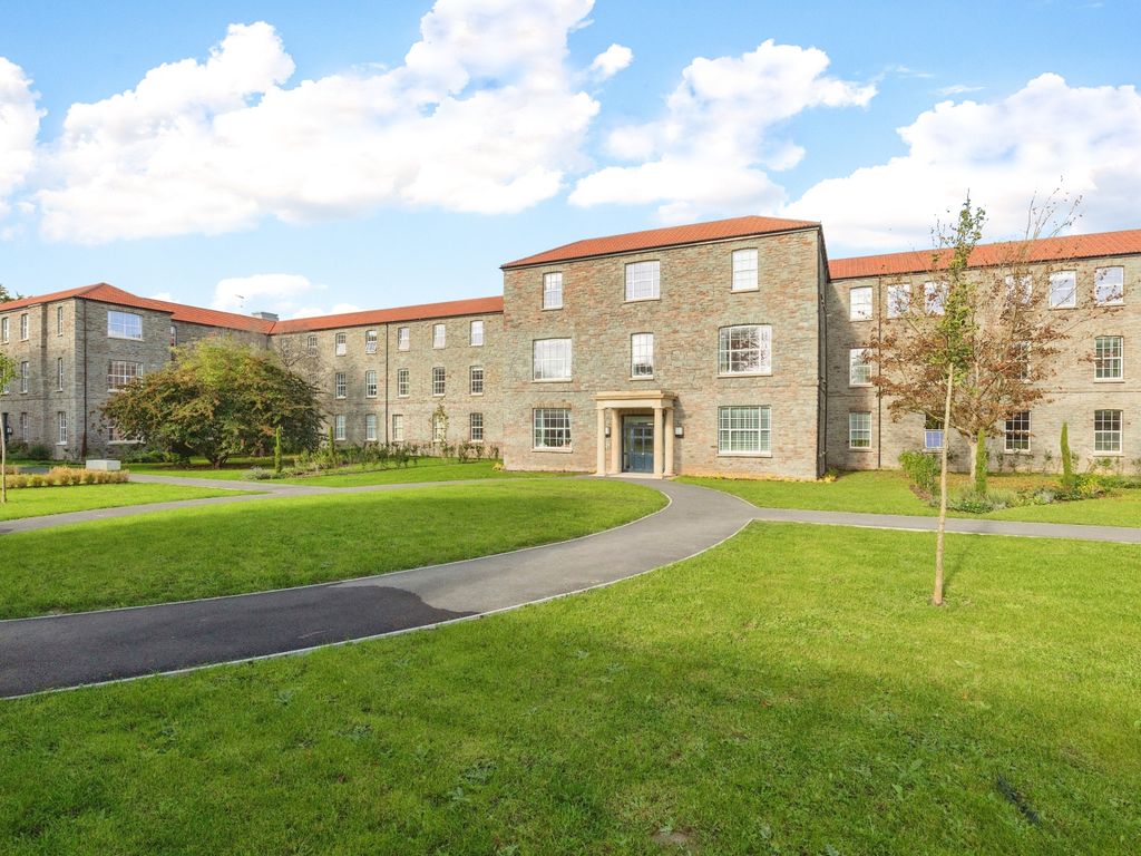 2 bed flat for sale in Captains Garden, Bristol BS16, £320,000