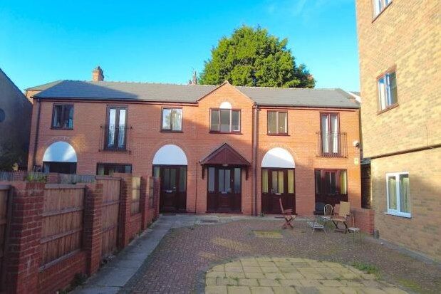 4 bed flat to rent in 30 Friars Lane, Lincoln LN2, £465 pcm