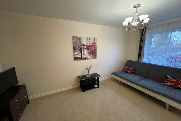 Room to rent in 31 Stamping Way, Walsall WS3, £500 pcm