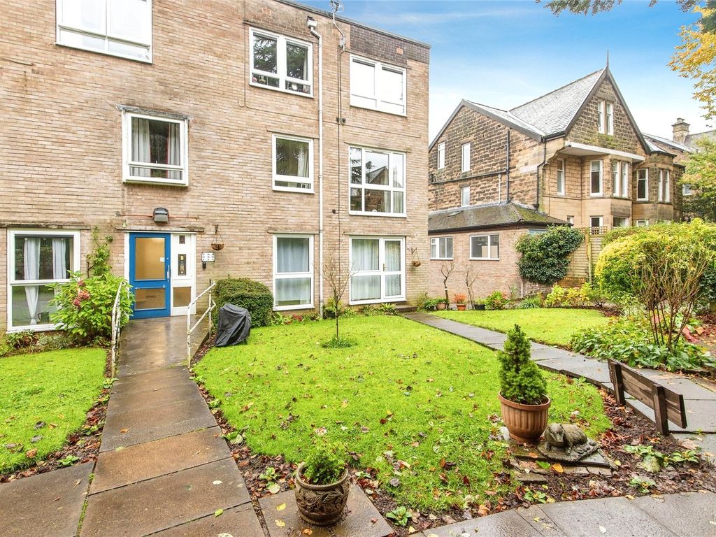 2 bed flat for sale in Brinkburn Vale Road, Sheffield, South Yorkshire S17, £155,000