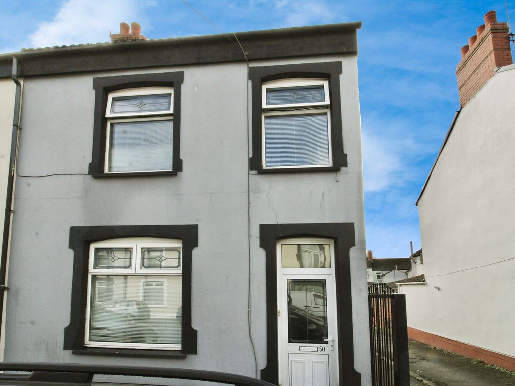 3 bed end terrace house for sale in Kent Street, Cardiff CF11, £180,000