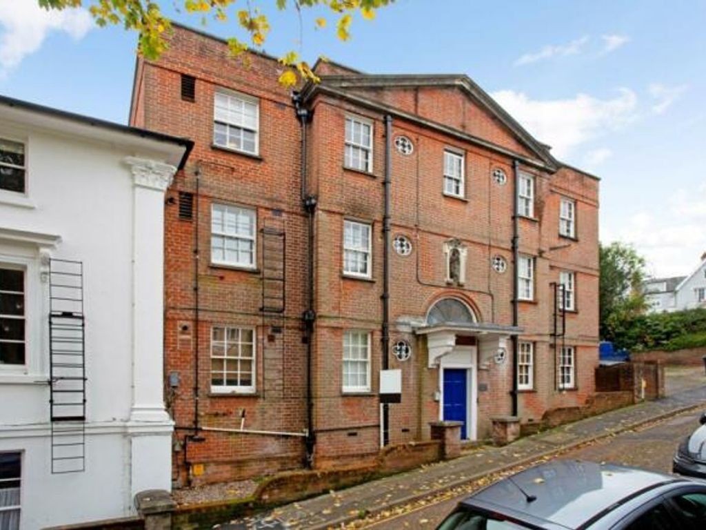 2 bed flat to rent in Clifton Road, Winchester SO22, £1,250 pcm