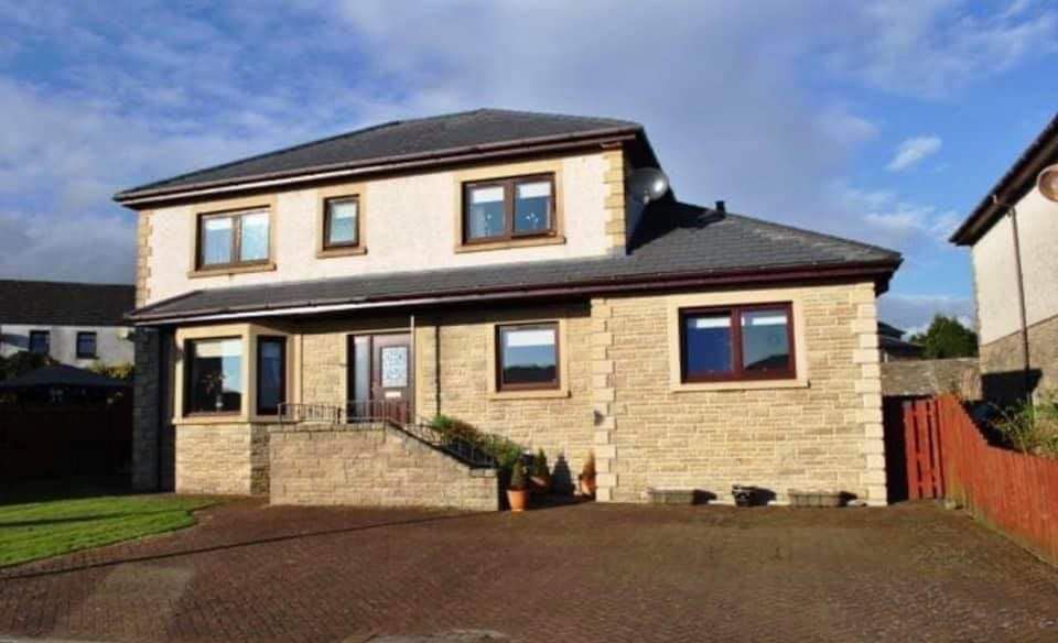 5 bed property for sale in 21 Dhalling Park Hunter St, Dunoon PA23, £340,000