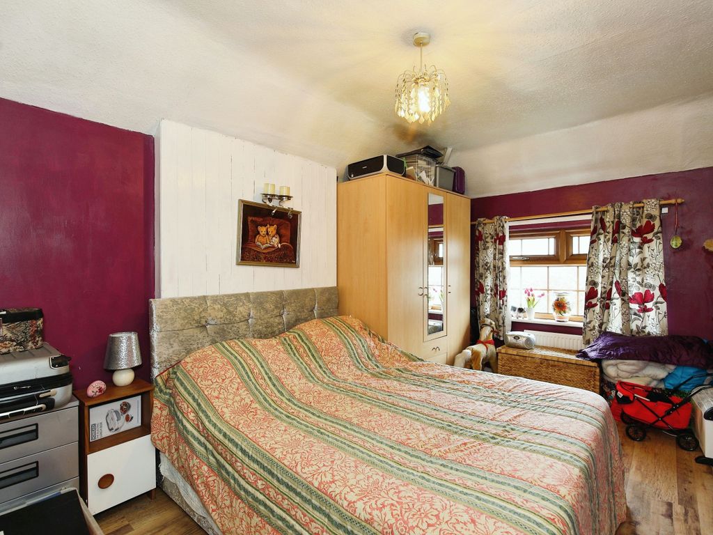4 bed semi-detached house for sale in Burton Avenue, Tarporley CW6, £320,000