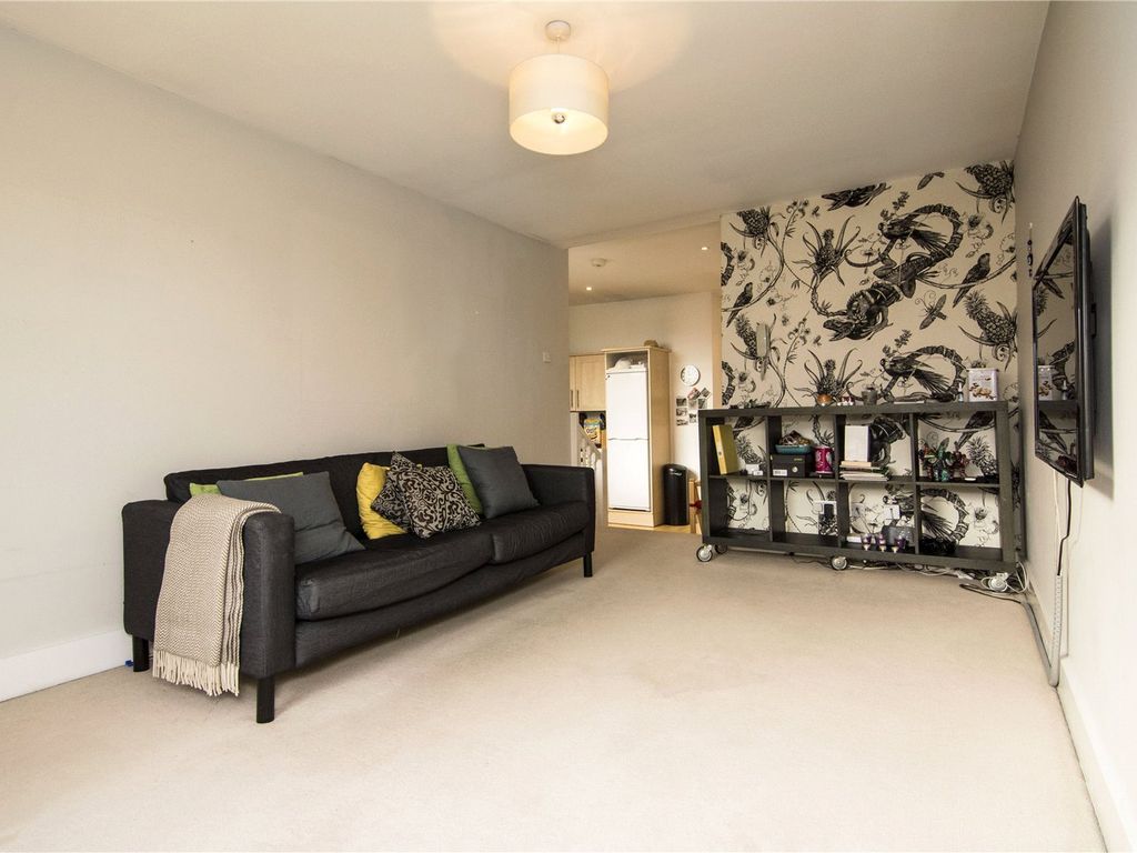 1 bed flat for sale in Reighton Road, Upper Clapton, London E5, £420,000