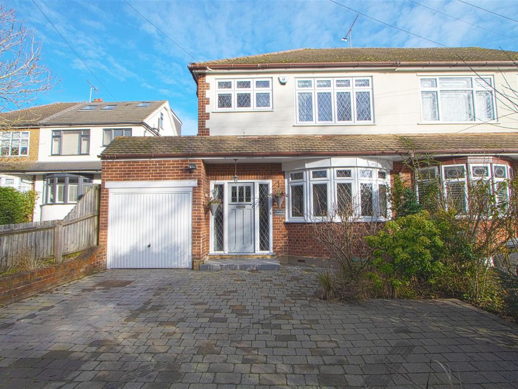 3 bed semi-detached house for sale in Kennel Lane, Billericay CM11, £525,000