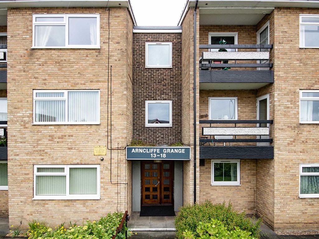 2 bed flat to rent in Arncliffe Grange, Moortown, Leeds LS17, £850 pcm