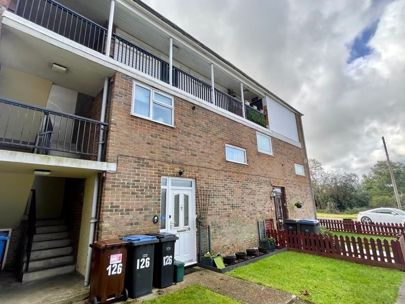 1 bed flat for sale in Altham Grove, Harlow CM20, £140,000