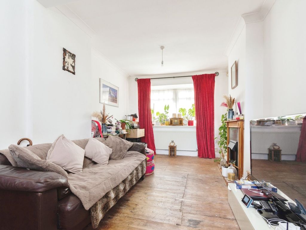 3 bed end terrace house for sale in Queen Mary Road, Crystal Palace SE19, £550,000