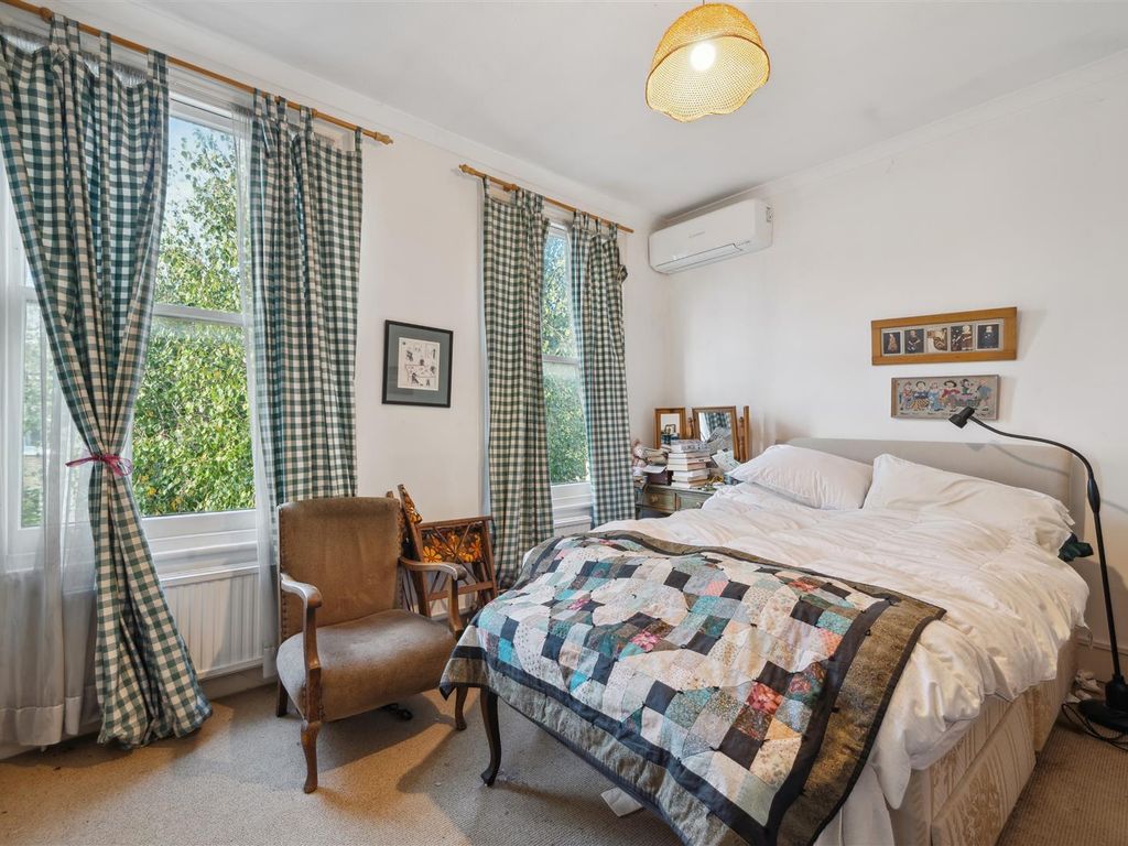 3 bed end terrace house for sale in Antrobus Road, London W4, £1,000,000