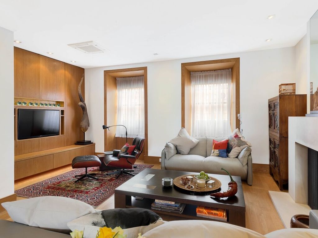 2 bed flat for sale in Hans Road, London SW3, £2,450,000