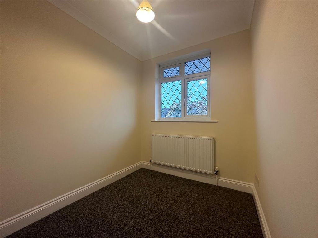 3 bed semi-detached house to rent in Tudor Walk, Watford WD24, £2,100 pcm