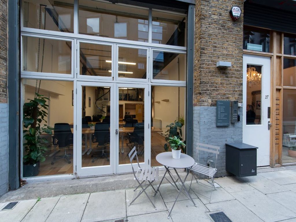 Office to let in Corsham Street, London N1, £24,000 pa