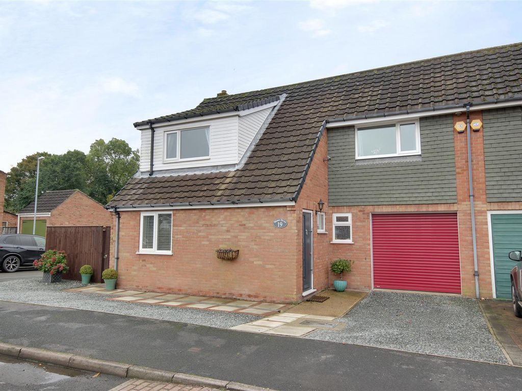 3 bed link-detached house for sale in Manor Drive, Elloughton, Brough HU15, £285,000