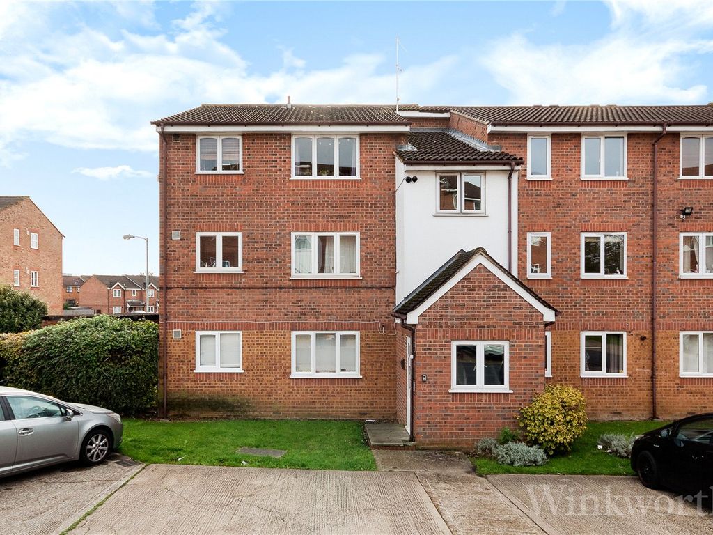 1 bed flat for sale in John Williams Close, London SE14, £225,000