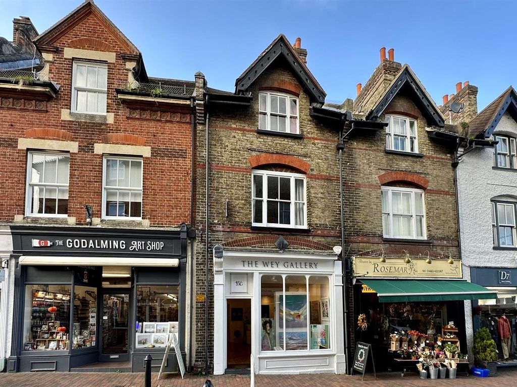 2 bed flat for sale in Bridge Street, Godalming GU7, £310,000