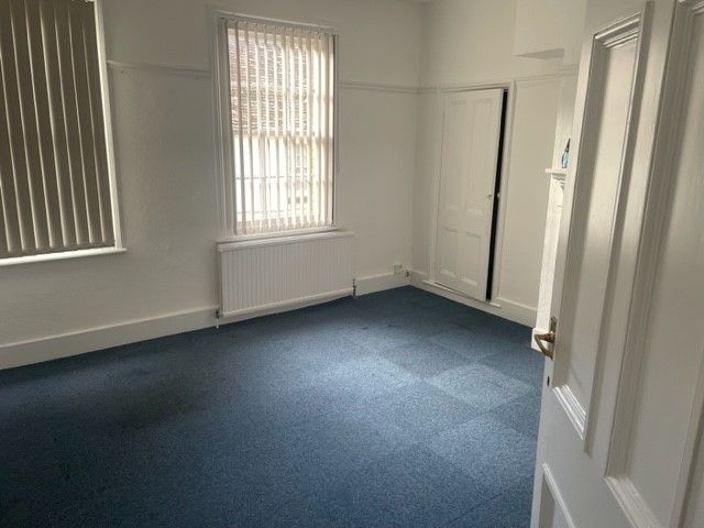 Office to let in Market Square, St. Neots PE19, £16,850 pa