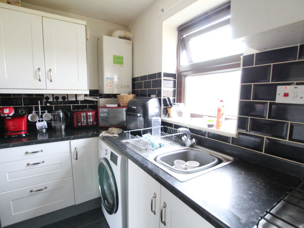 1 bed flat for sale in Waverley Avenue, Sandy SG19, £129,950