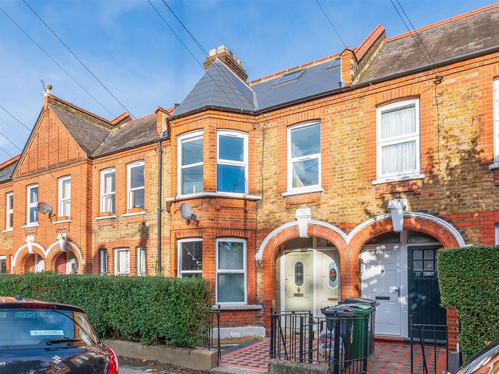 2 bed flat for sale in Hitcham Road, London E17, £500,000