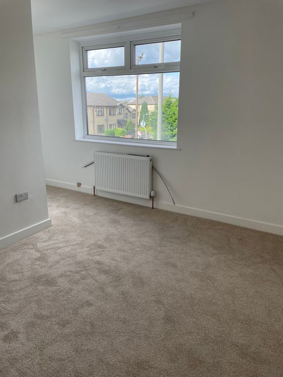 3 bed terraced house to rent in Longcauseway, Bolton BL4, £995 pcm
