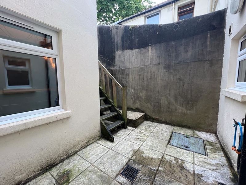 1 bed terraced house to rent in Upper Lewes Road, Brighton BN2, £802 pcm
