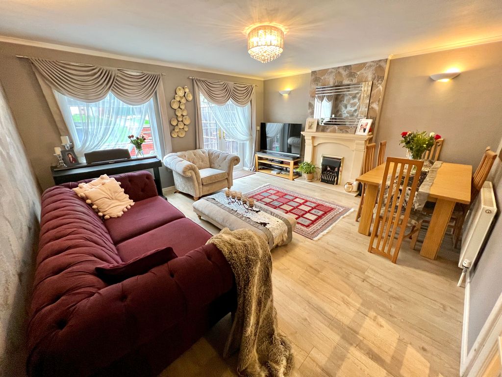 3 bed terraced house for sale in Lode Lane, Solihull B92, £300,000