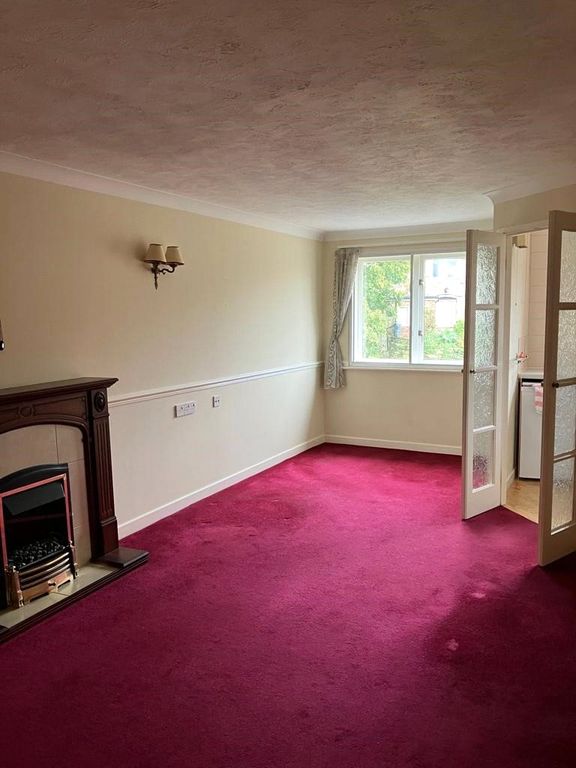 1 bed flat for sale in Vale Court, Knaresborough, North Yorkshire HG5, £80,000